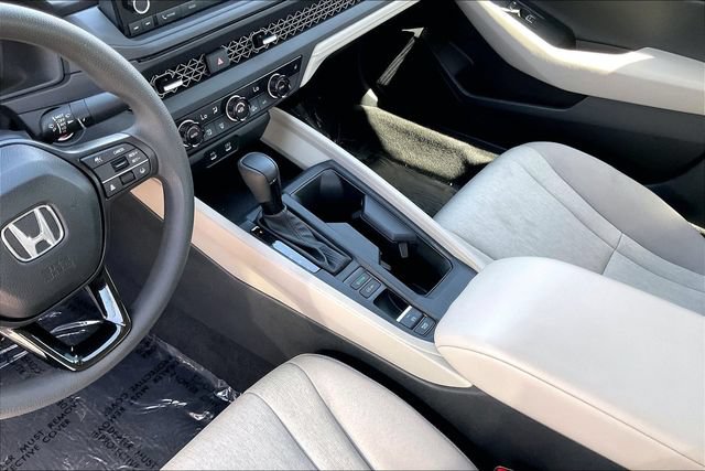 Used 2025 Honda Accord SE image 17