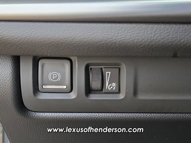Used 2024 Cadillac XT4 Luxury w/ Cold Weather Package FWD image 26