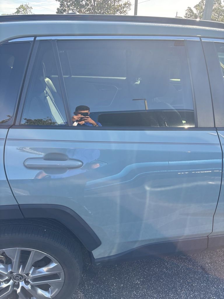 Used 2023 Toyota RAV4 XLE Premium image 12