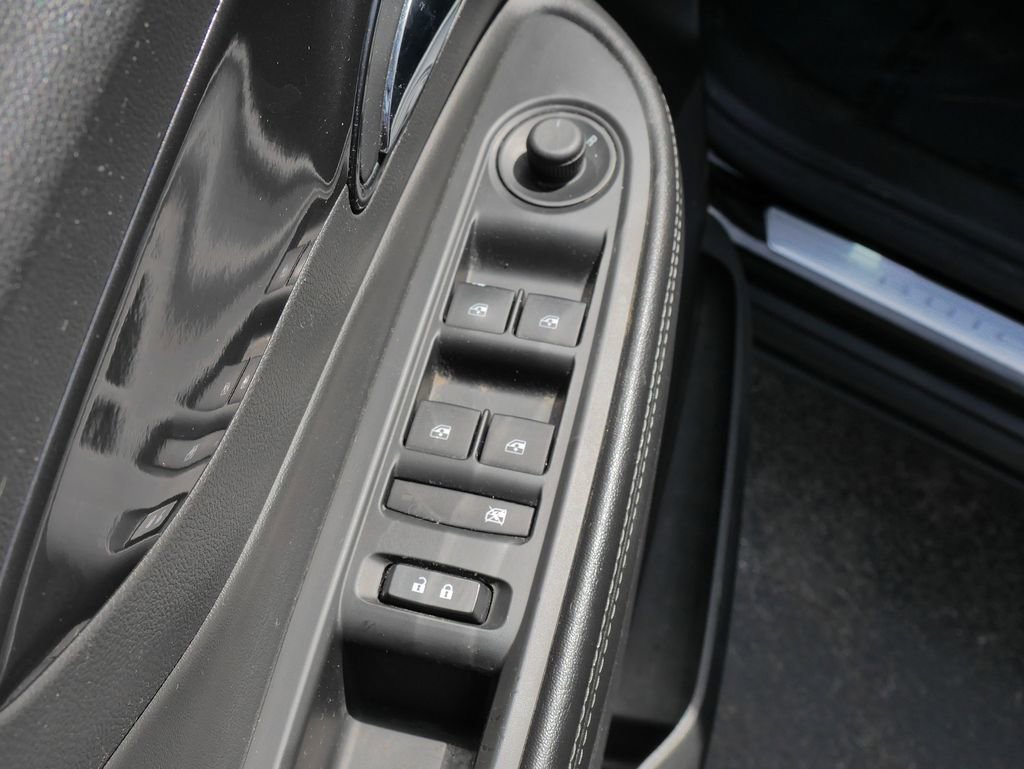 Used 2021 Buick Encore Preferred FWD image 19