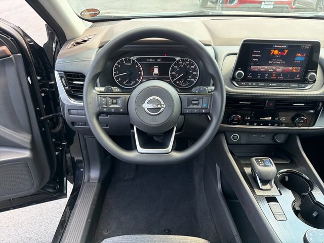 Used 2022 Nissan Rogue SV AWD/4WD image 13
