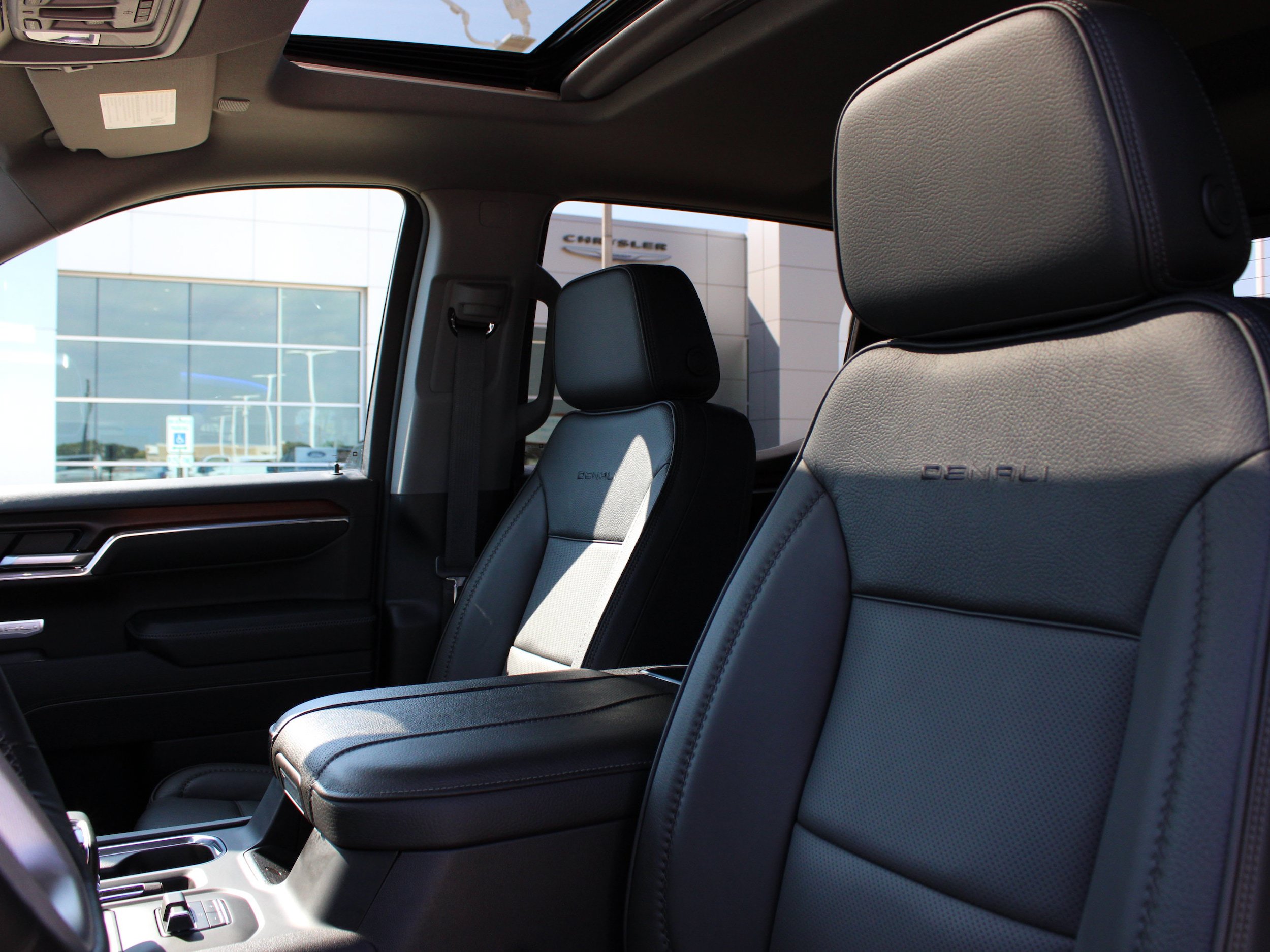 Used 2026 GMC Sierra 1500 Denali w/ Denali Reserve Package AWD/4WD image 40