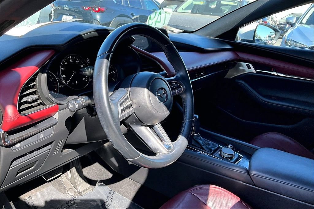 Used 2019 MAZDA MAZDA3 Hatchback w/ Premium Package FWD image 9