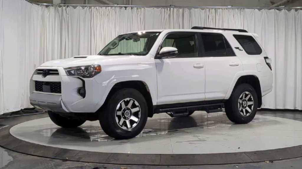 Used 2023 Toyota 4Runner TRD Off-Road Premium w/ Off Road Premium Plus Package image 4