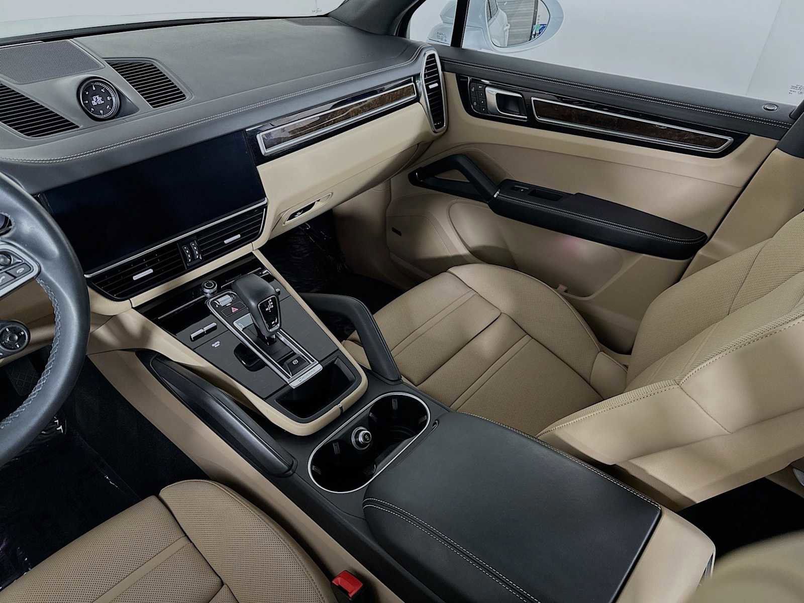 Certified 2022 Porsche Cayenne E-Hybrid image 25