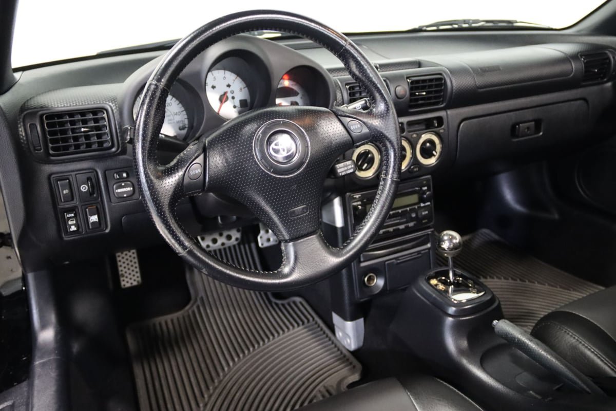 Used 2004 Toyota MR2 RWD image 43