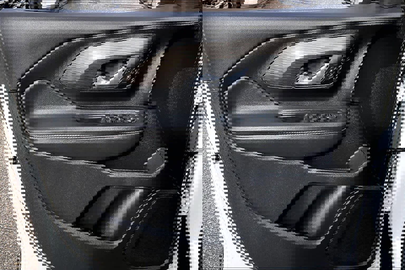 Used 2024 GMC Terrain SLE image 21