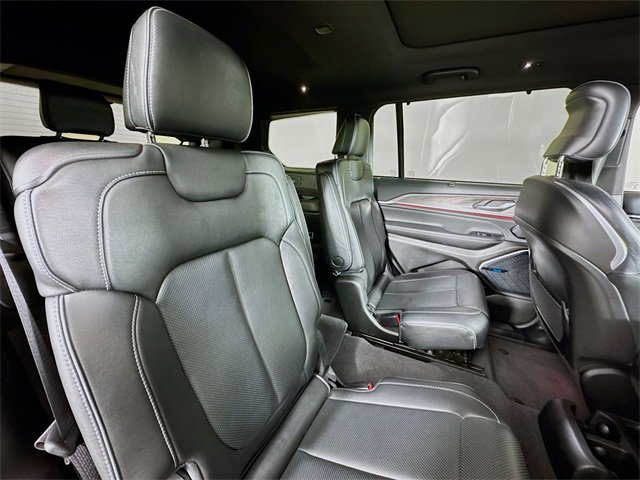 Used 2022 Jeep Grand Cherokee L Overland w/ Luxury Tech Group IV image 30
