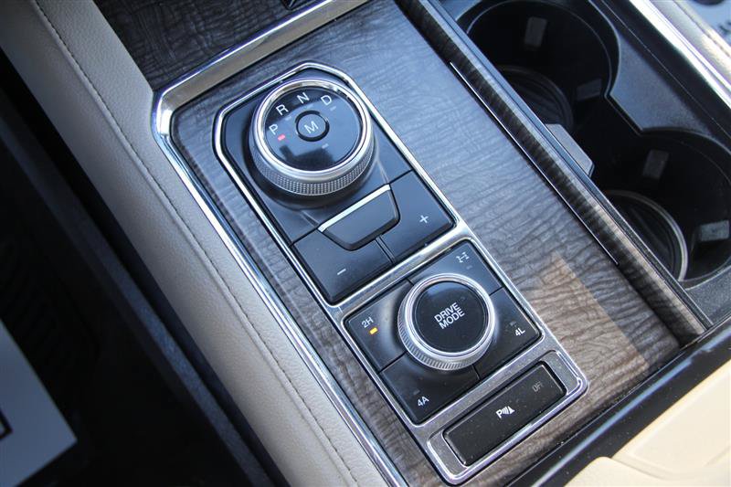 Used 2020 Ford Expedition Limited AWD/4WD image 35