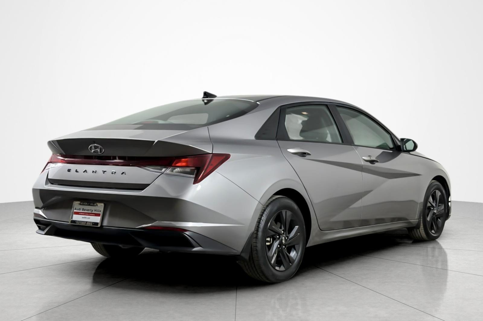 Used 2023 Hyundai Elantra SEL FWD image 5