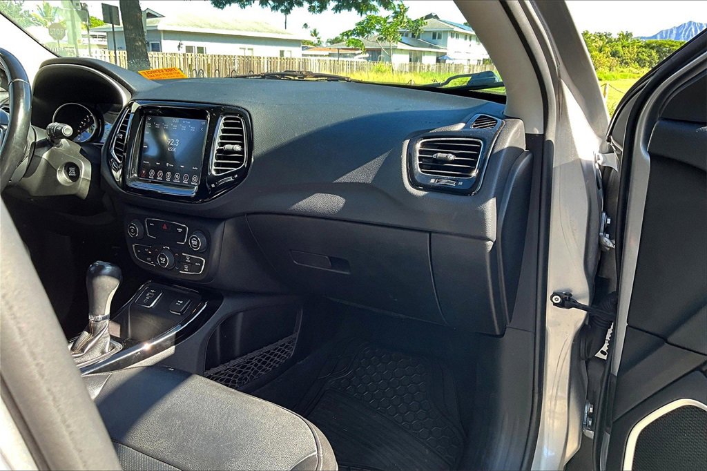 Used 2020 Jeep Compass Limited image 16