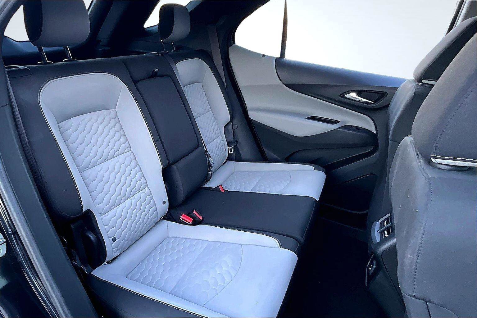 Used 2020 Chevrolet Equinox LS w/ LS Convenience Package image 28