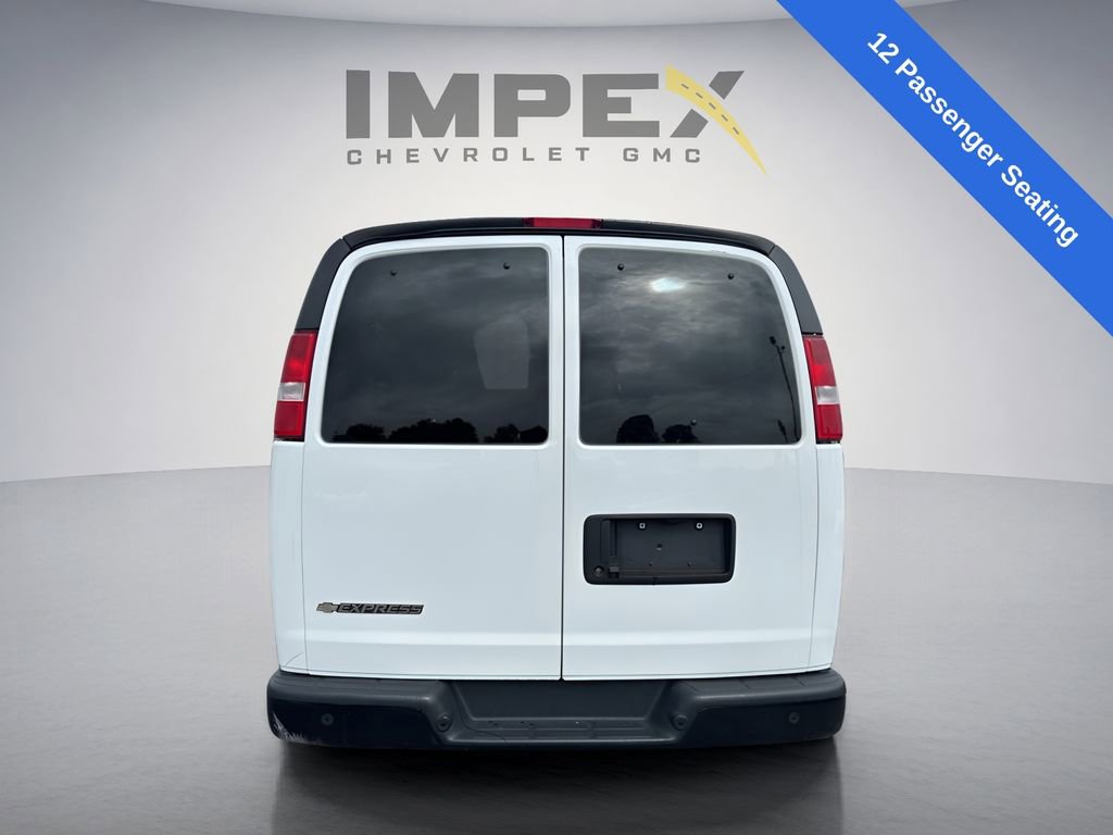 Used 2023 Chevrolet Express 3500 LS RWD image 3