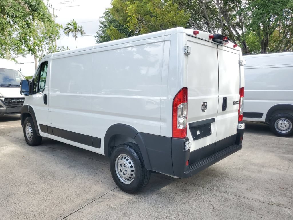 Used 2025 RAM ProMaster 2500 w/ Convenience Group FWD image 4