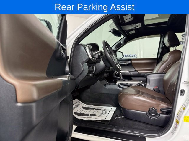 Used 2017 Toyota Tacoma Limited w/ Tow Package AWD/4WD image 11