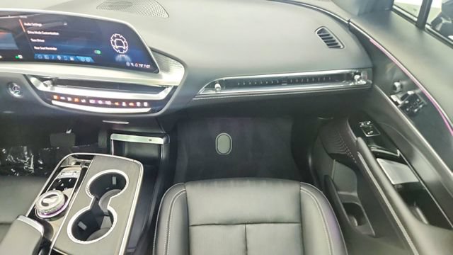 Used 2025 Cadillac Lyriq Sport AWD/4WD image 39