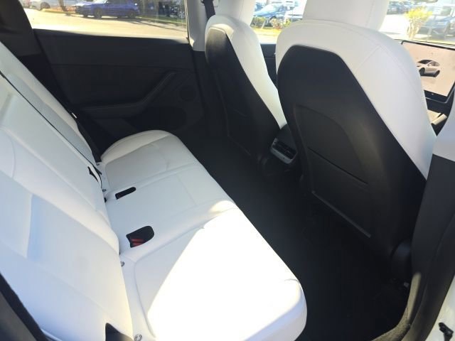 Used 2023 Tesla Model Y Long Range image 13