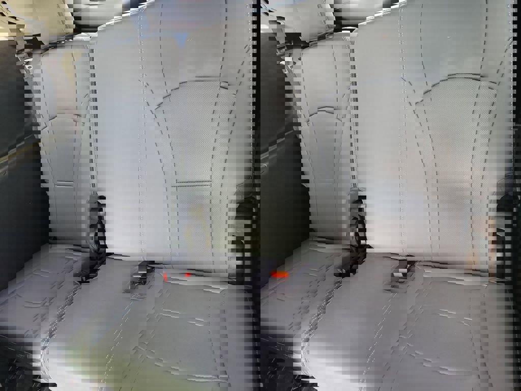 Used 2021 Buick Enclave Essence image 9