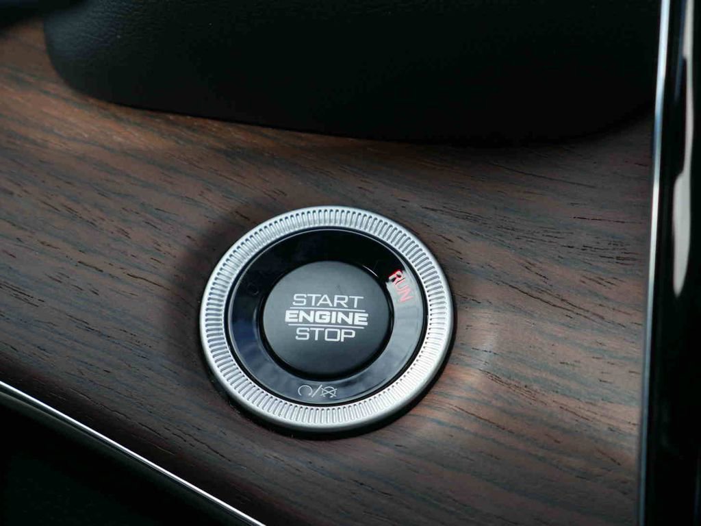 New 2025 Jeep Grand Cherokee Summit w/ Adv Protech Group IV image 31