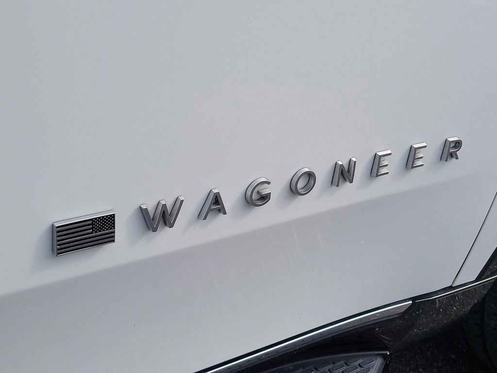 Used 2023 Jeep Wagoneer L 4WD w/ Premium Group I image 7