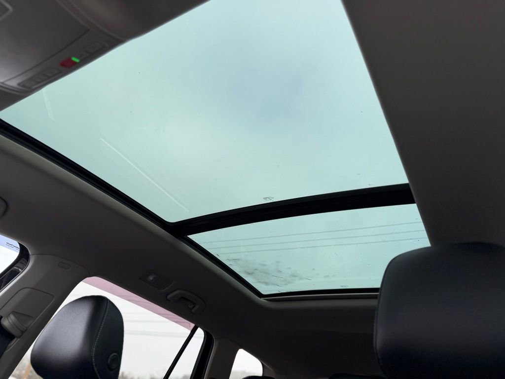 Used 2019 Volkswagen Atlas SEL R-Line image 33