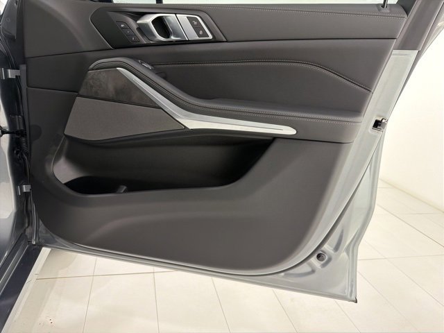 Used 2024 BMW X7 xDrive40i image 20