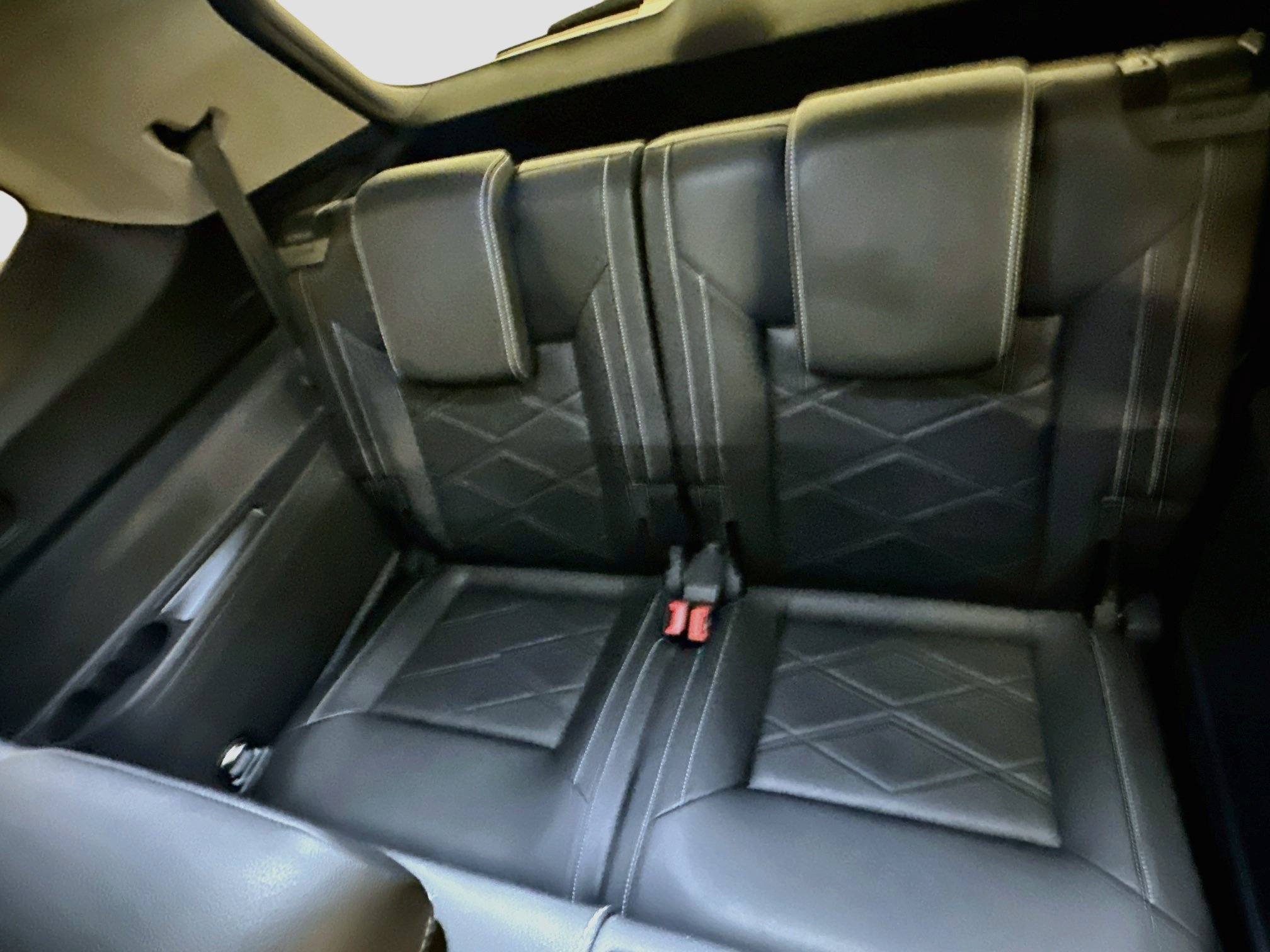 Used 2025 Volkswagen Atlas SE AWD/4WD image 30