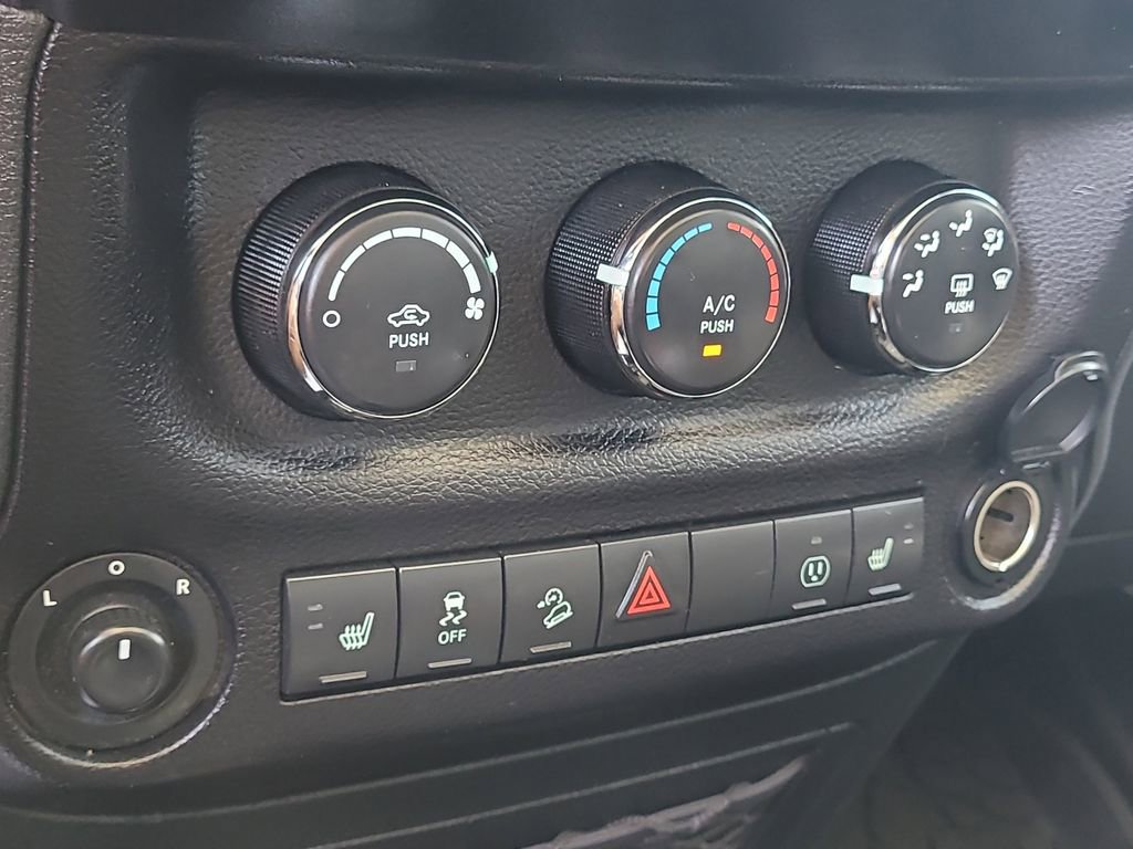 Certified 2017 Jeep Wrangler Unlimited Sahara AWD/4WD image 19