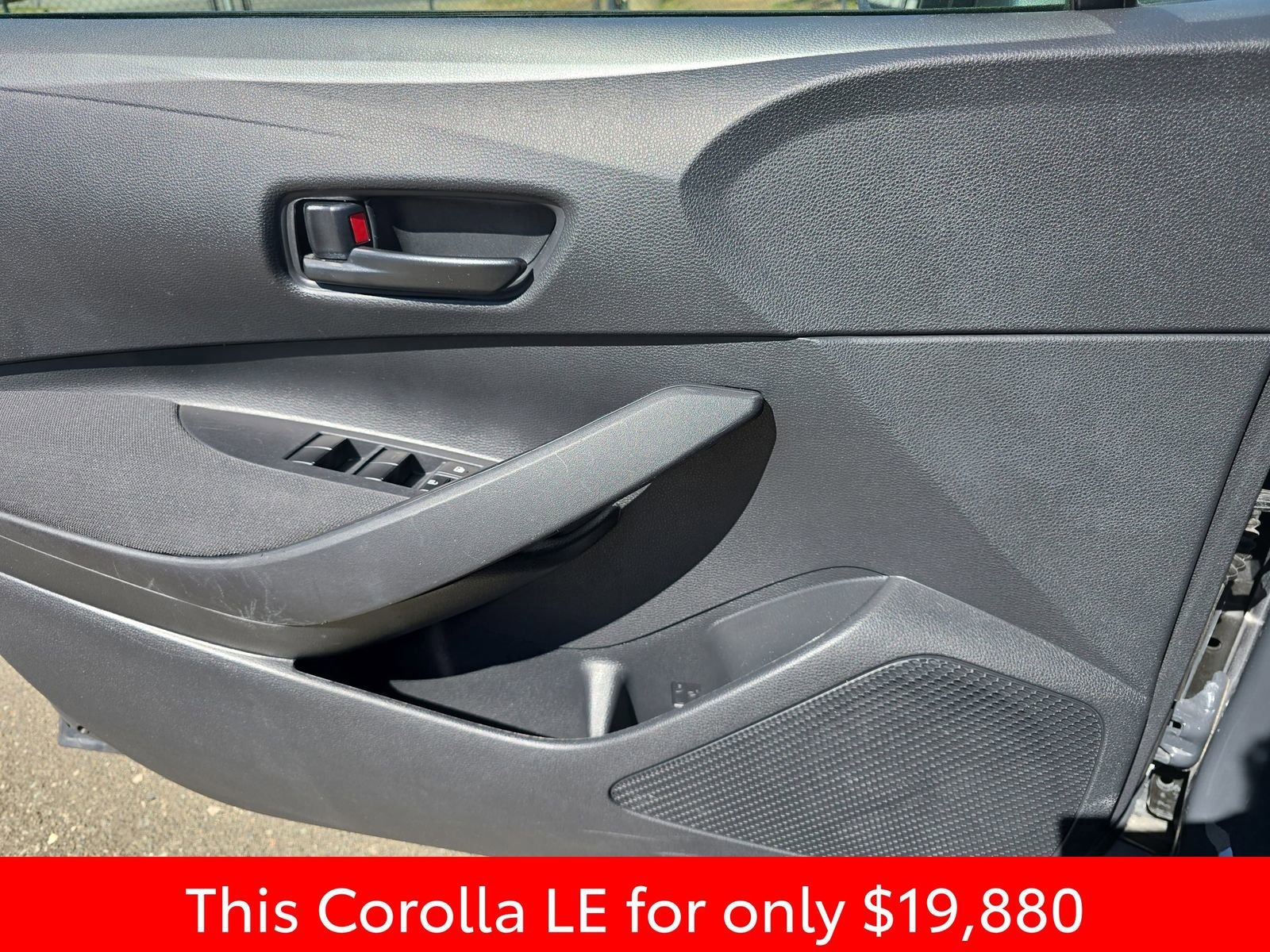 Used 2024 Toyota Corolla LE FWD image 32