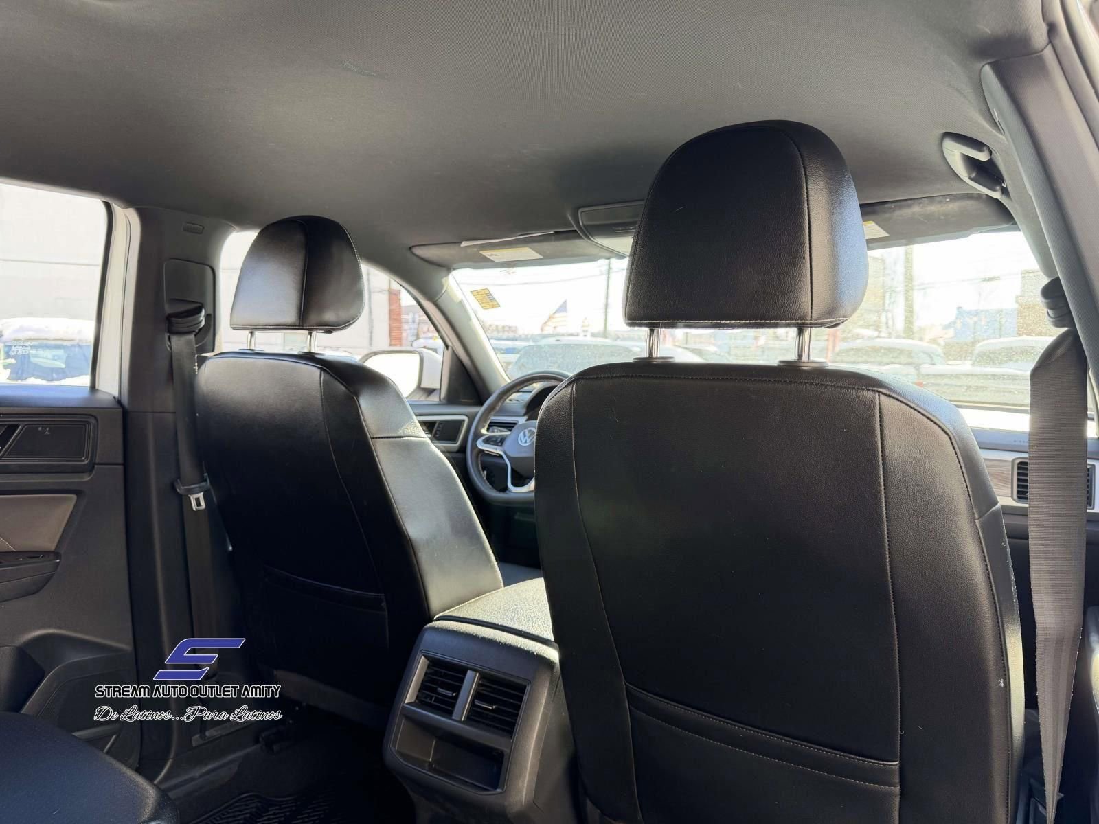 Used 2022 Volkswagen Atlas Cross Sport SE image 19