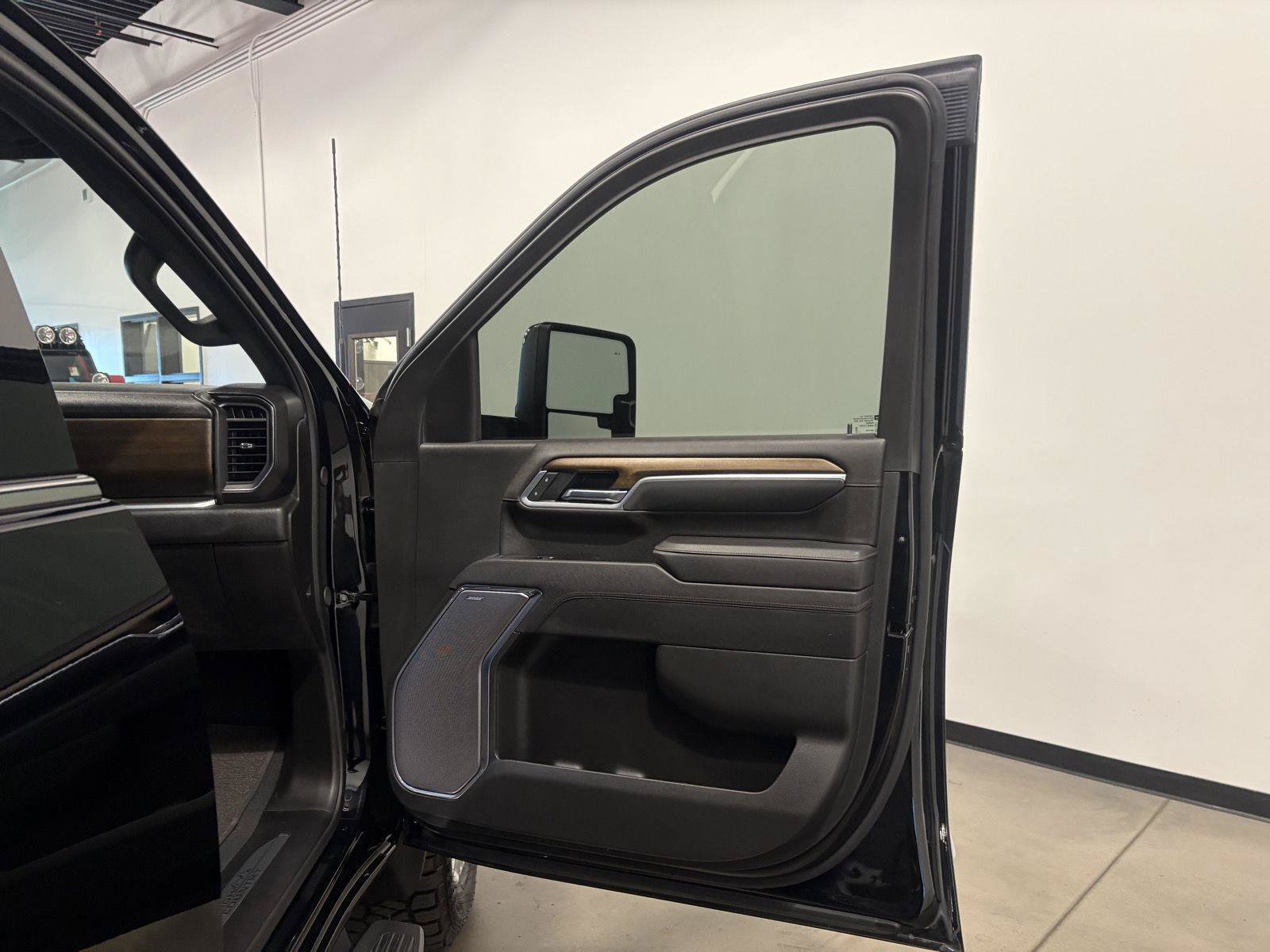 Used 2025 Chevrolet Silverado 2500 High Country w/ High Country Premium Package AWD/4WD image 50