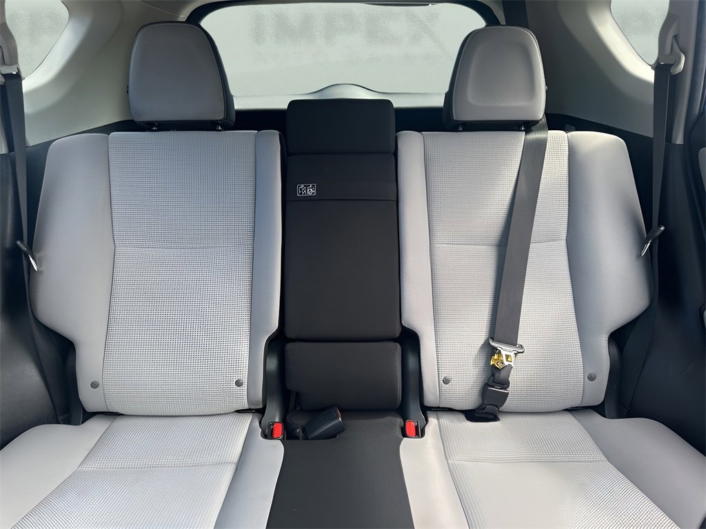 Used 2018 Toyota RAV4 XLE image 11