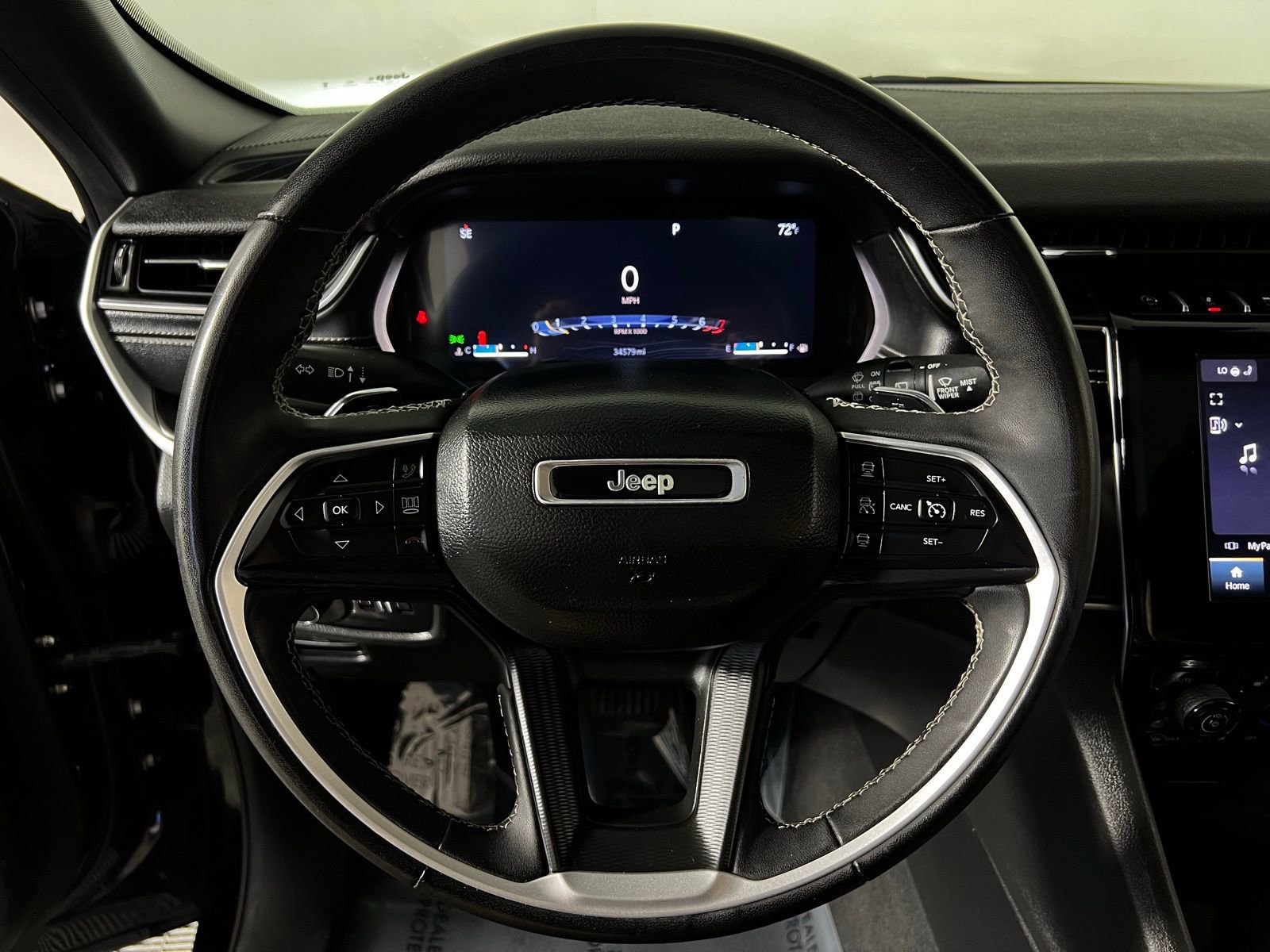 Used 2023 Jeep Grand Cherokee Altitude image 15