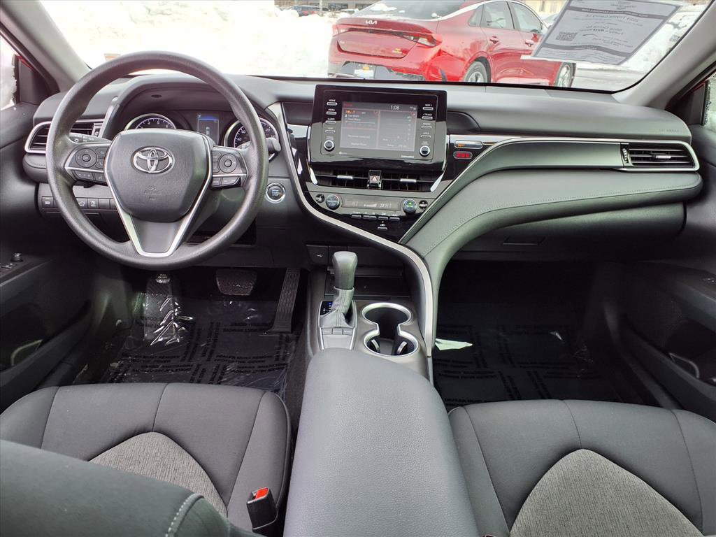 Used 2024 Toyota Camry LE image 6