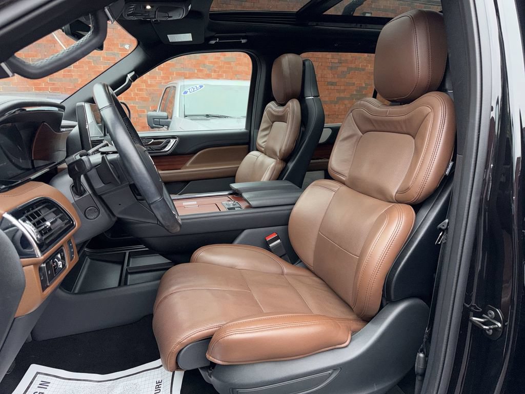 Used 2024 Lincoln Navigator Reserve AWD/4WD image 13