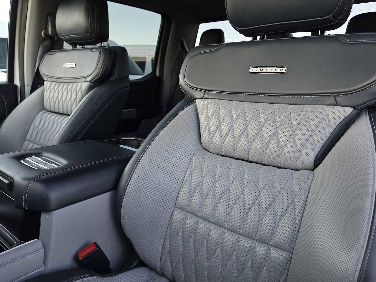 Used 2024 Ford F350 Limited w/ FX4 Off-Road Package image 17