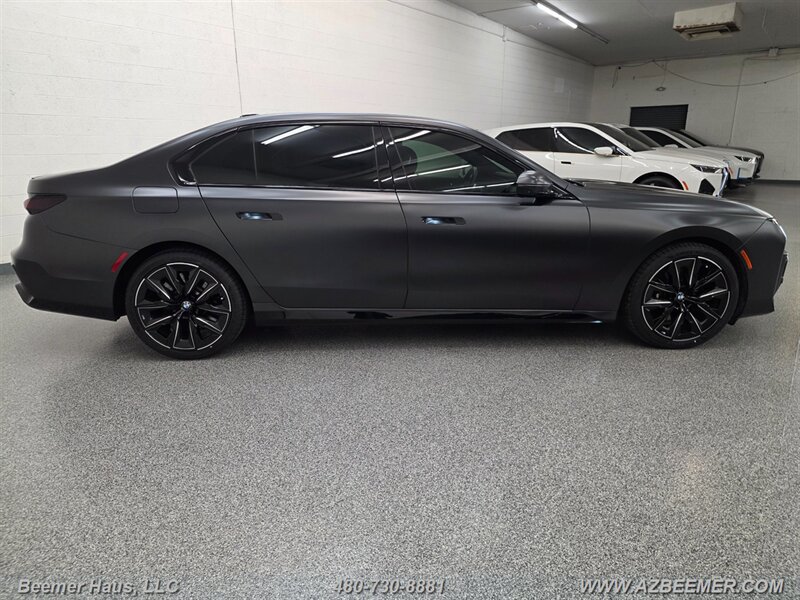 Used 2023 BMW 760i xDrive AWD/4WD image 12