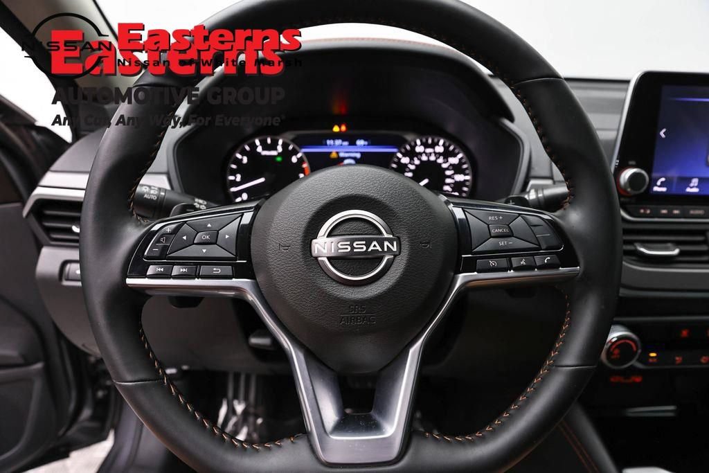 Used 2025 Nissan Altima 2.5 SR AWD/4WD image 10