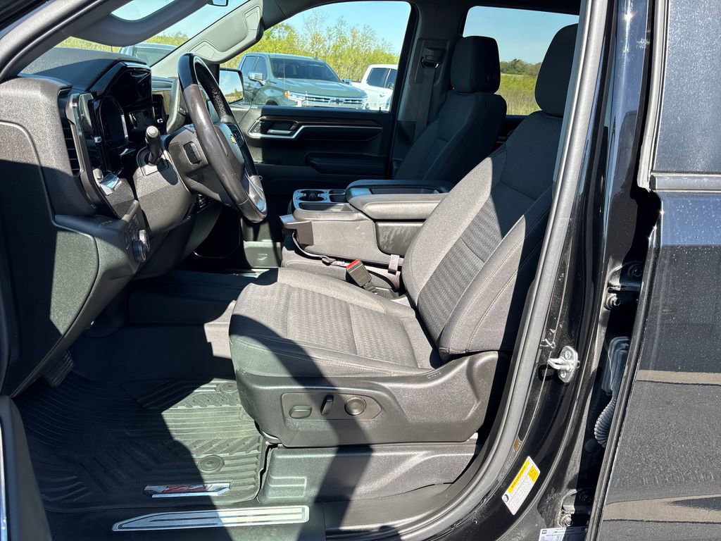 Certified 2022 Chevrolet Silverado 1500 LT AWD/4WD image 26