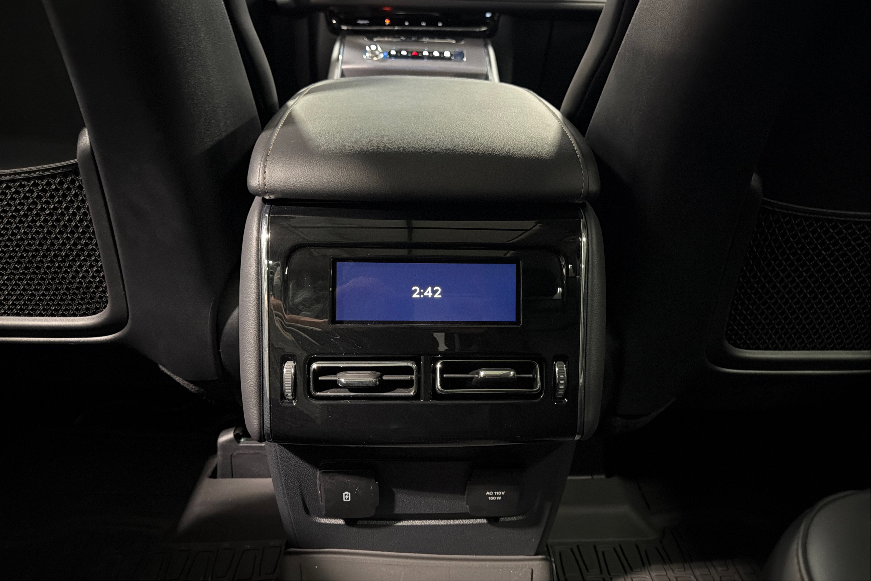 Used 2025 Lincoln Aviator AWD image 41