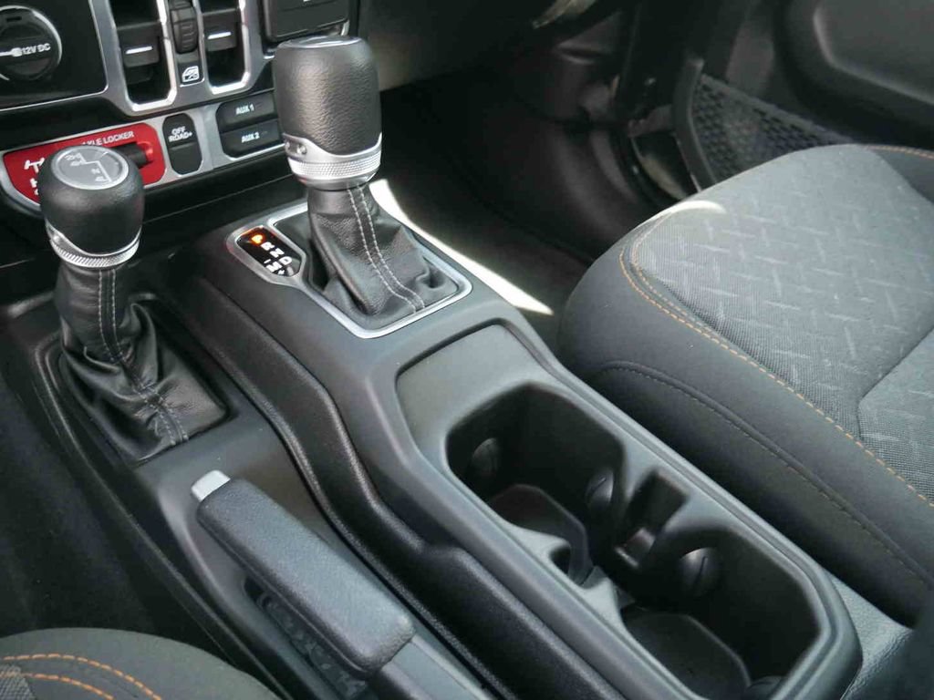 Certified 2026 Jeep Gladiator Mojave AWD/4WD image 30