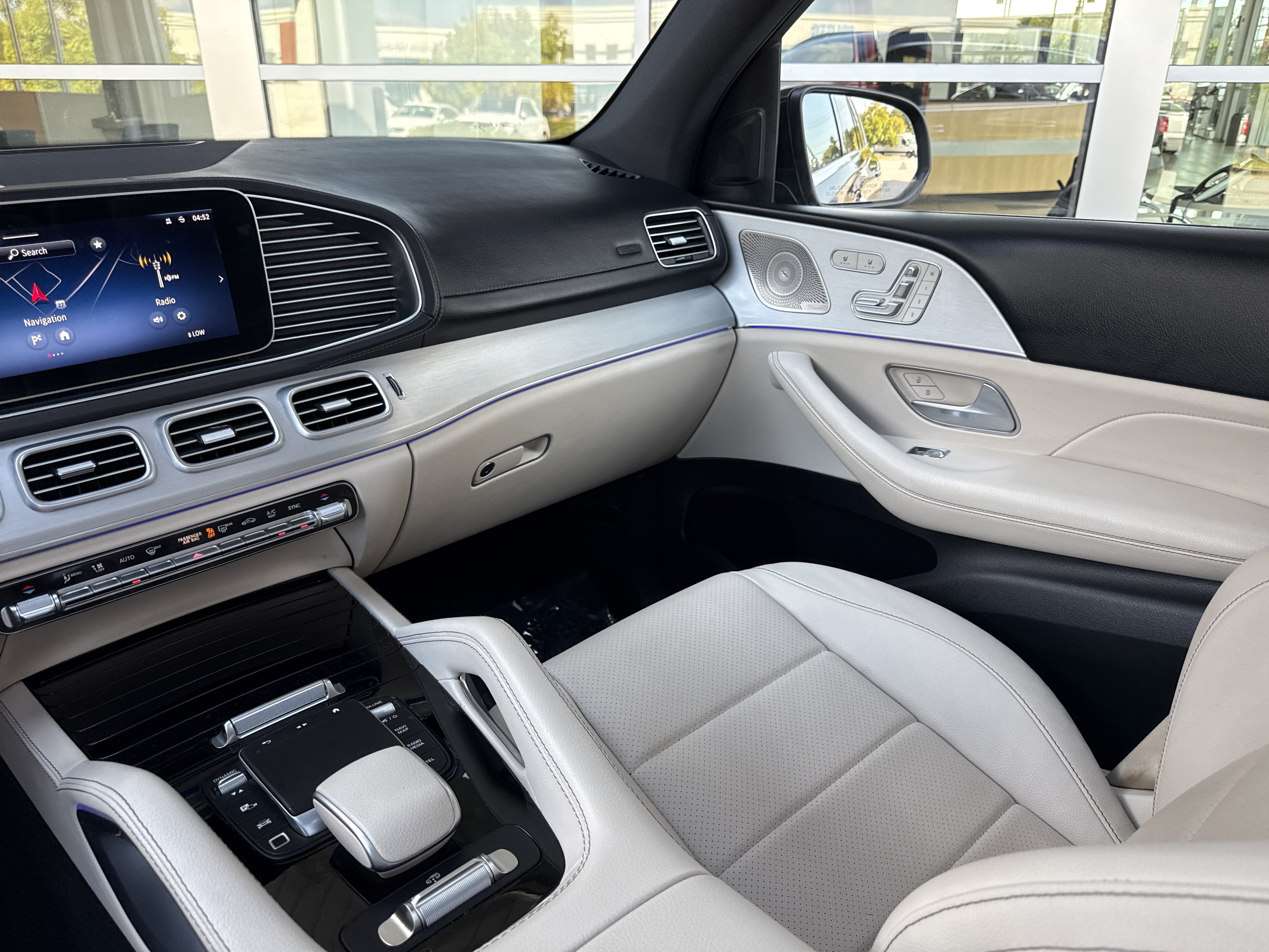 Used 2025 Mercedes-Benz GLS 450 4MATIC image 44