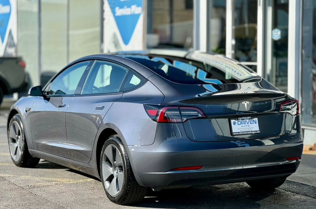 Used 2023 Tesla Model 3 Standard Range image 32