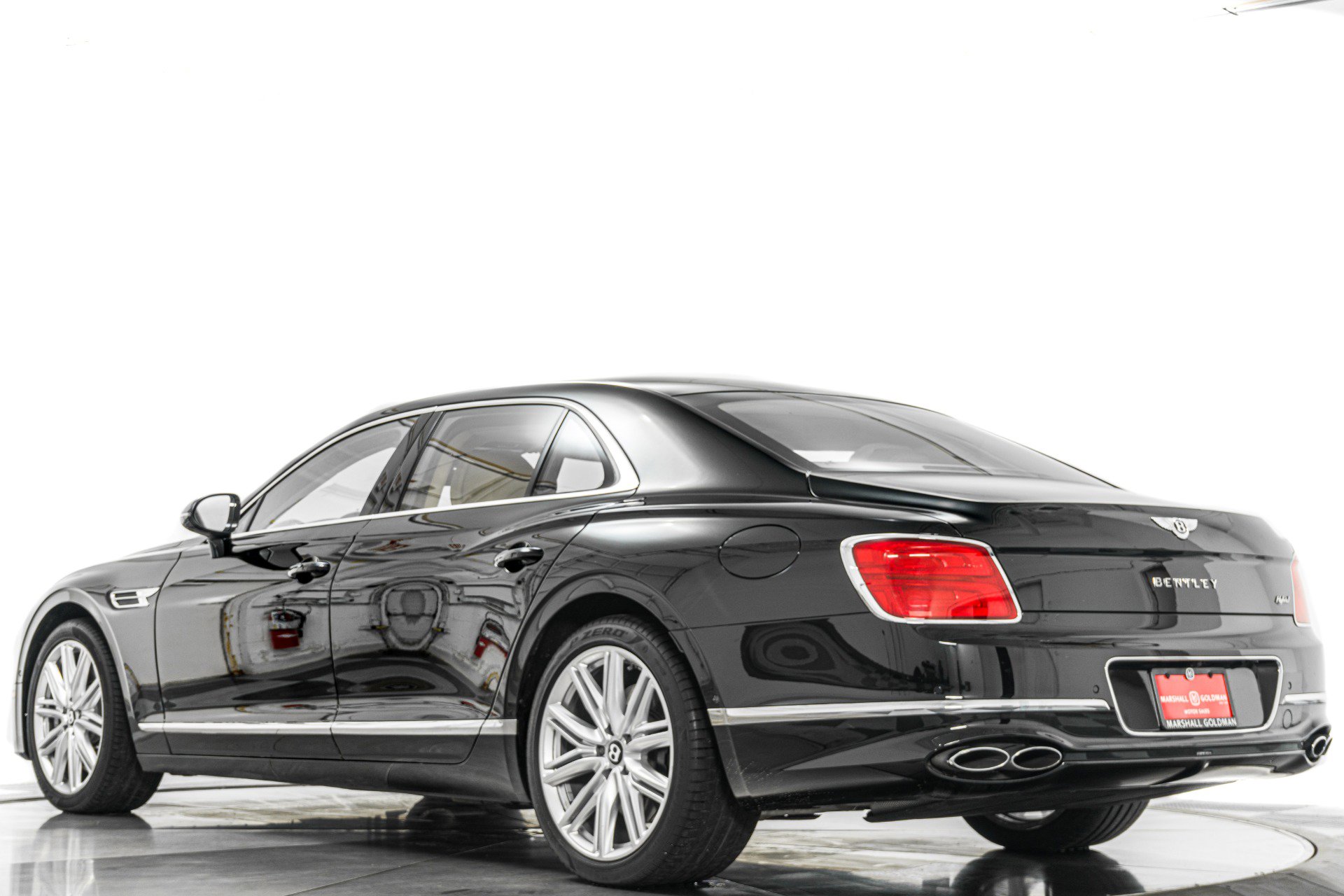 Used 2023 Bentley Flying Spur Plug-In Hybrid image 33