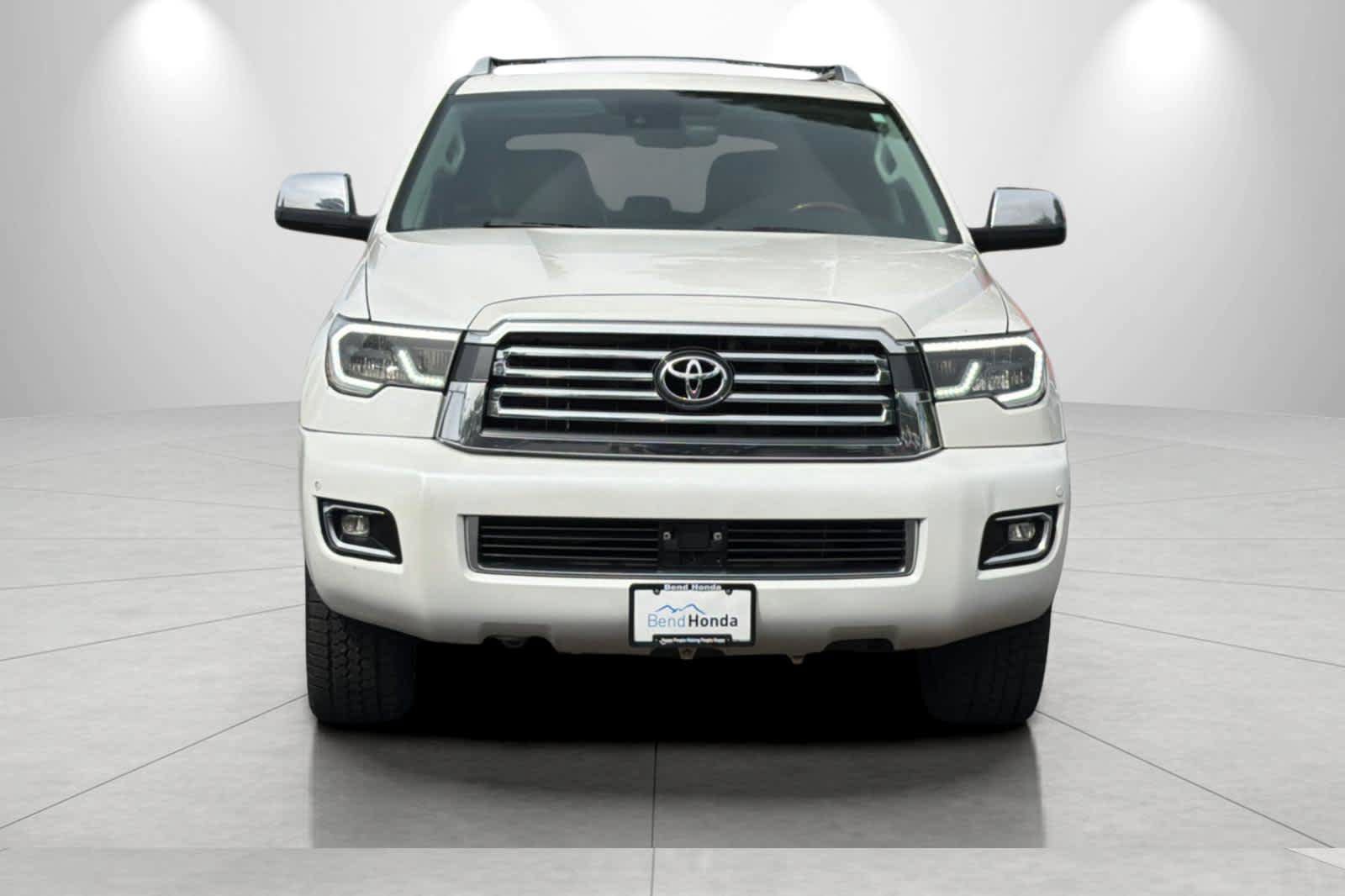 Used 2018 Toyota Sequoia Platinum w/ Carpet Mat Package AWD/4WD image 10