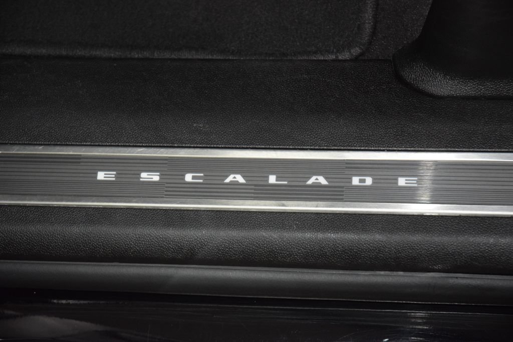 Used 2024 Cadillac Escalade ESV Premium Luxury Platinum AWD/4WD image 44
