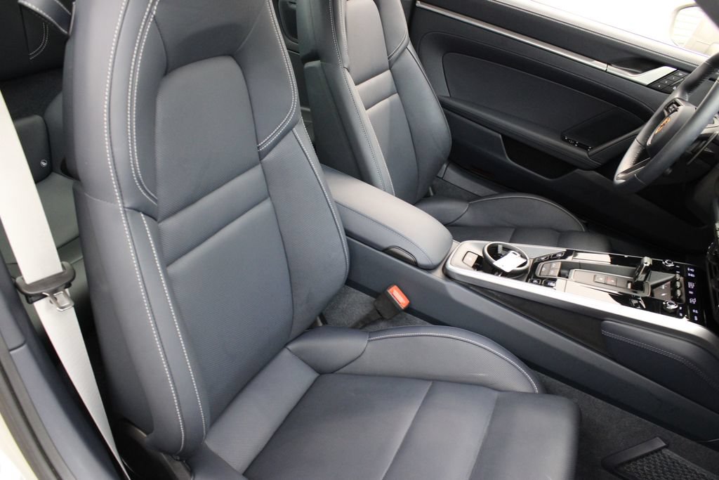 Certified 2025 Porsche 911 Carrera RWD image 28