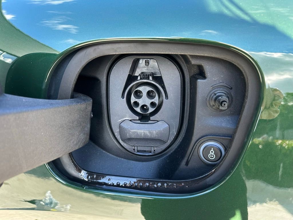 Used 2025 Porsche Macan Electric image 43