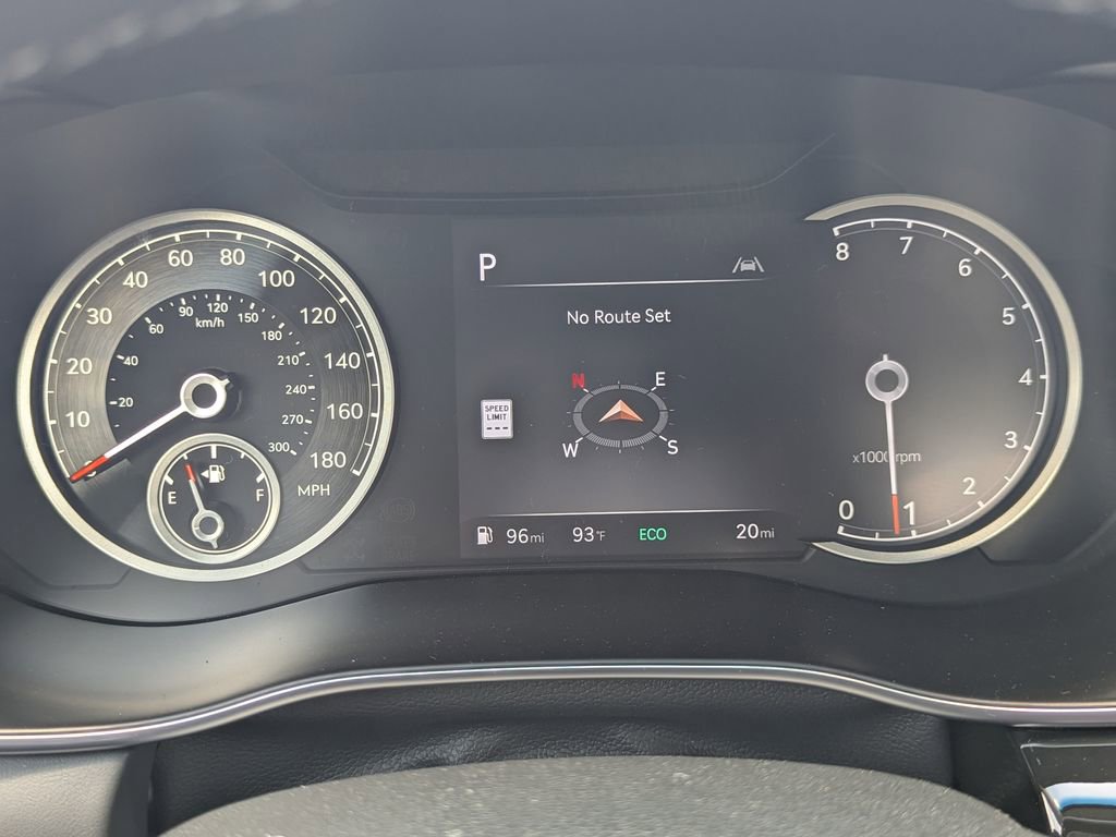 Used 2026 Genesis G70 2.5T image 18