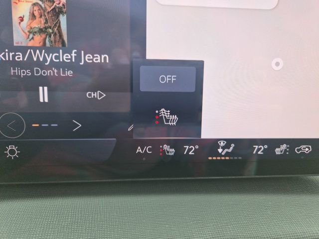 Used 2025 Buick Enclave Preferred w/ LPO, Floor Liner Package image 34